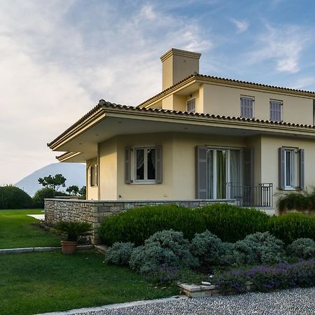 Villa Dh Epavlis Rio Esterno foto