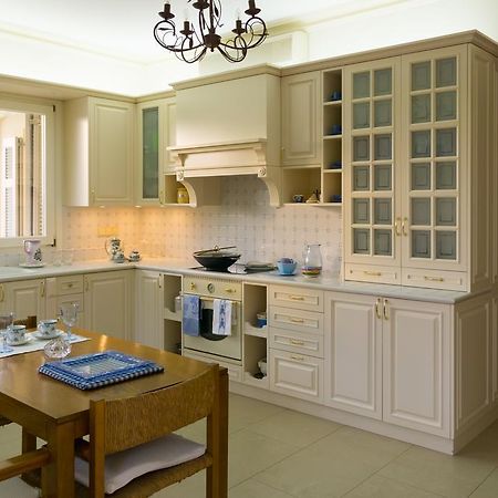 Villa Dh Epavlis Rio Esterno foto