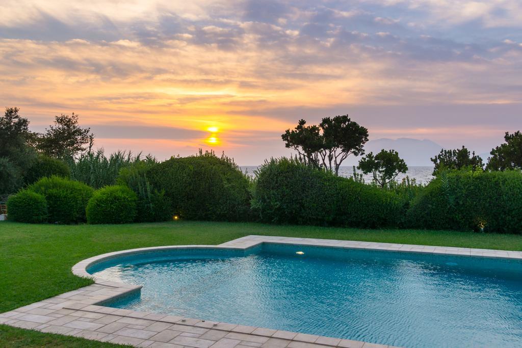 Villa Dh Epavlis Rio Esterno foto