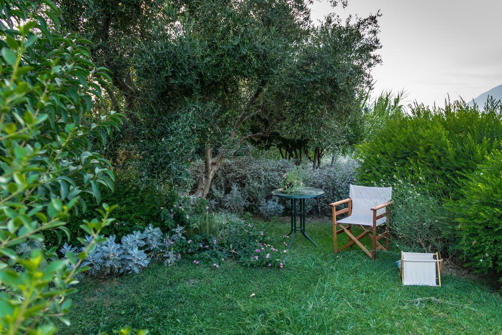 Villa Dh Epavlis Rio Esterno foto